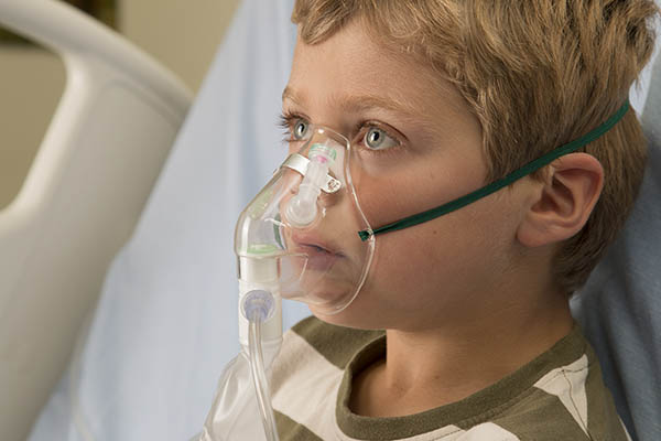 Mascarilla de oxígeno de alta concentración Respi-Check para pediatria con indicador respiratorio, con ajuste nasal y línea de 2.1m