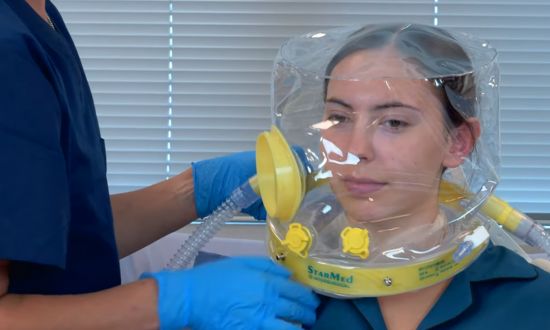 StarMed CaStar R Hood for NIV fitting and removal guide